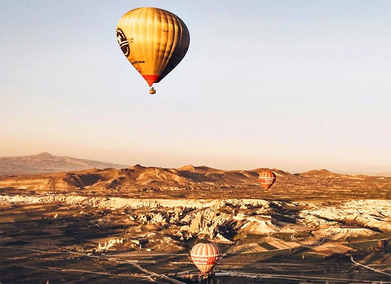 What are the odds of dying in a hot air balloon