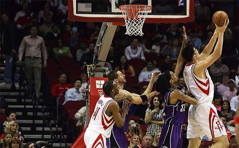 NBA players go for the score